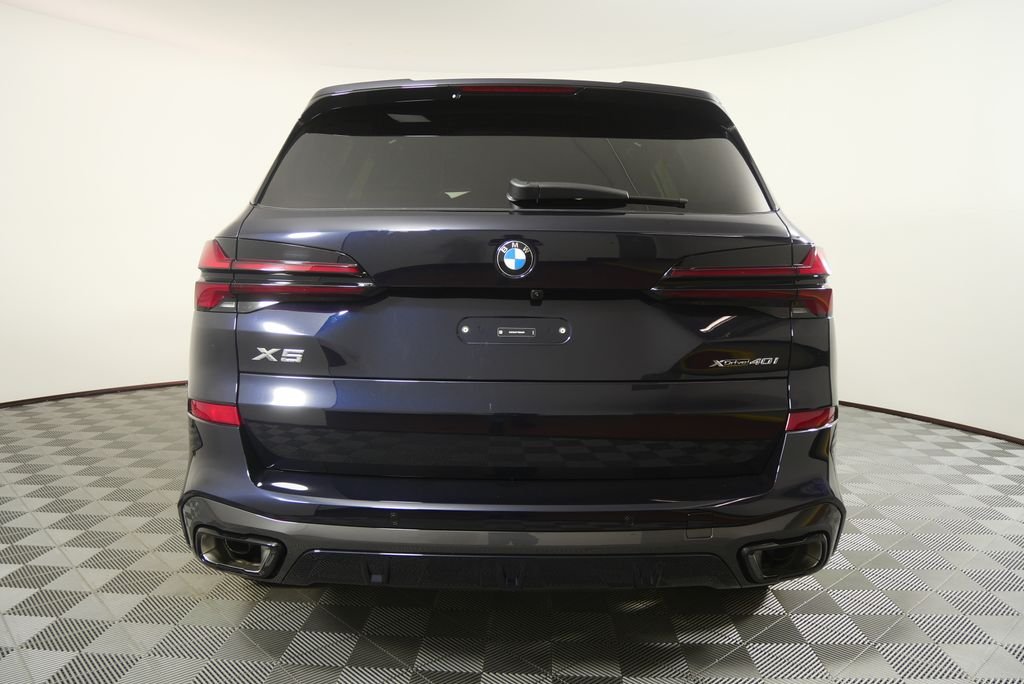 New 2026 Carbon Black Metallic BMW xDrive40i image 4