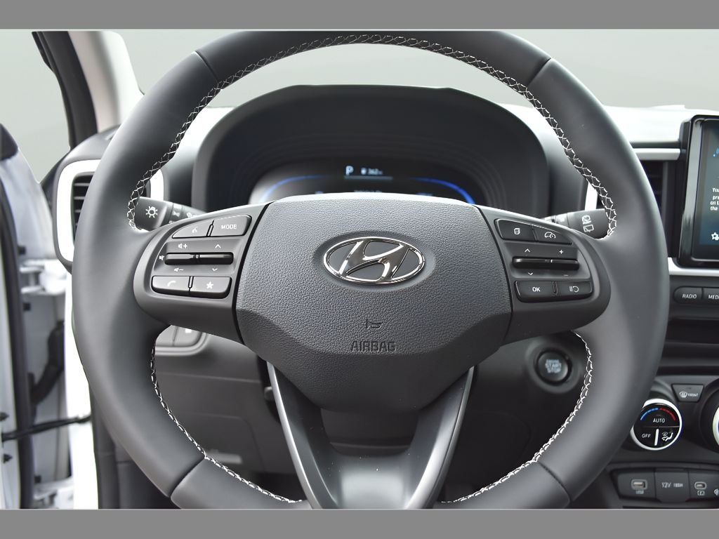 2025 Hyundai Venue Limited - Photo 18