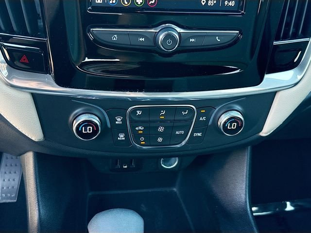 Used 2022 White Chevrolet LS image 15