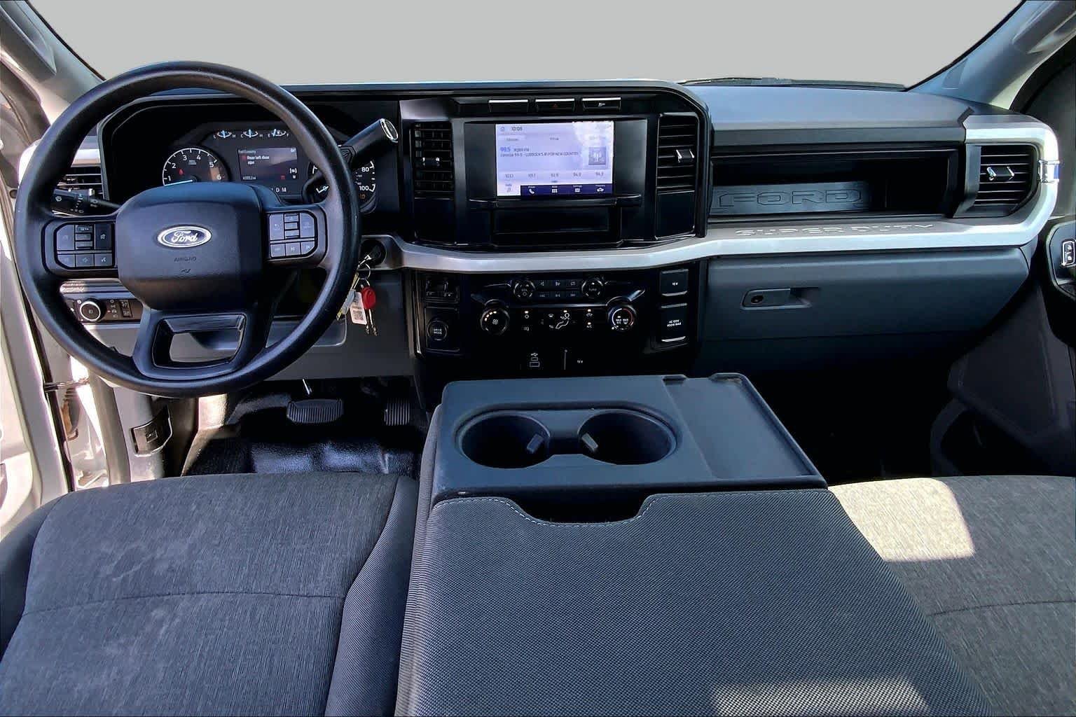 Used 2024 Oxford White Ford XL image 16