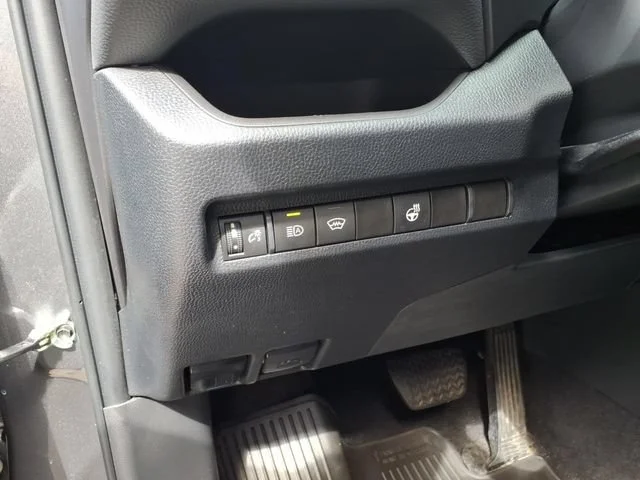 2023 Toyota RAV4 XLE - Photo 17