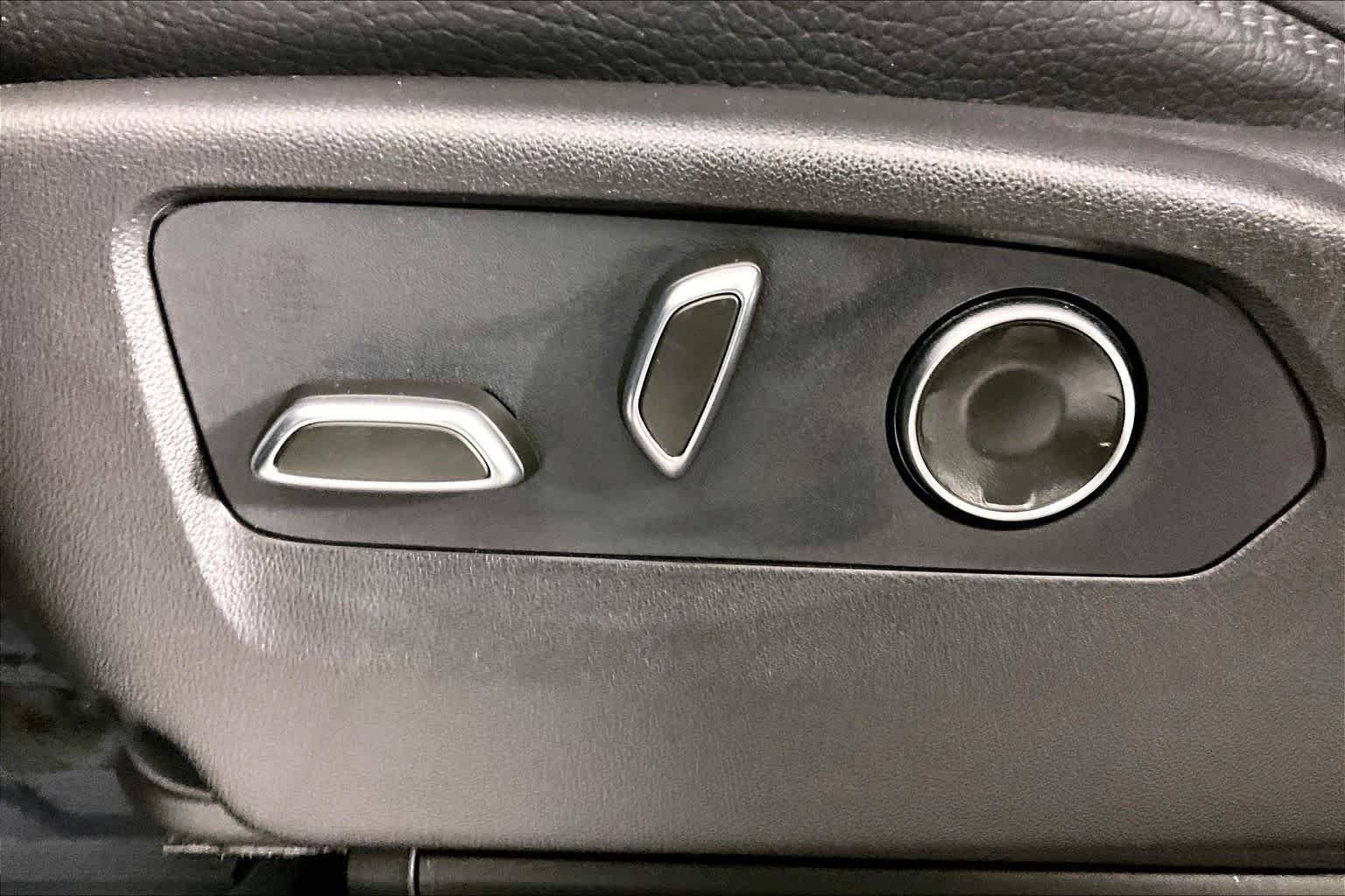 2026 GMC Yukon Denali - Photo 33