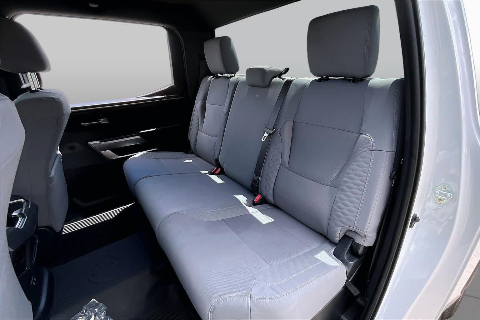 Used 2025 Ice Cap Toyota SR5 image 21