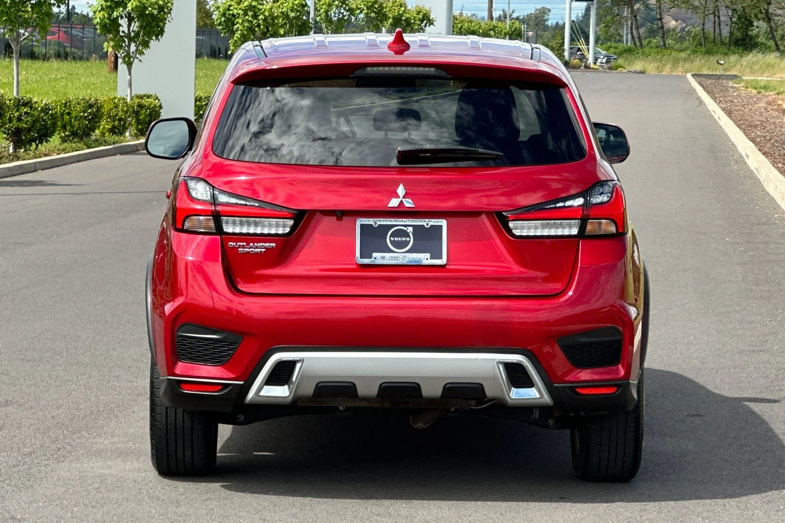 Used 2022  Mitsubishi 2.0 ES image 4