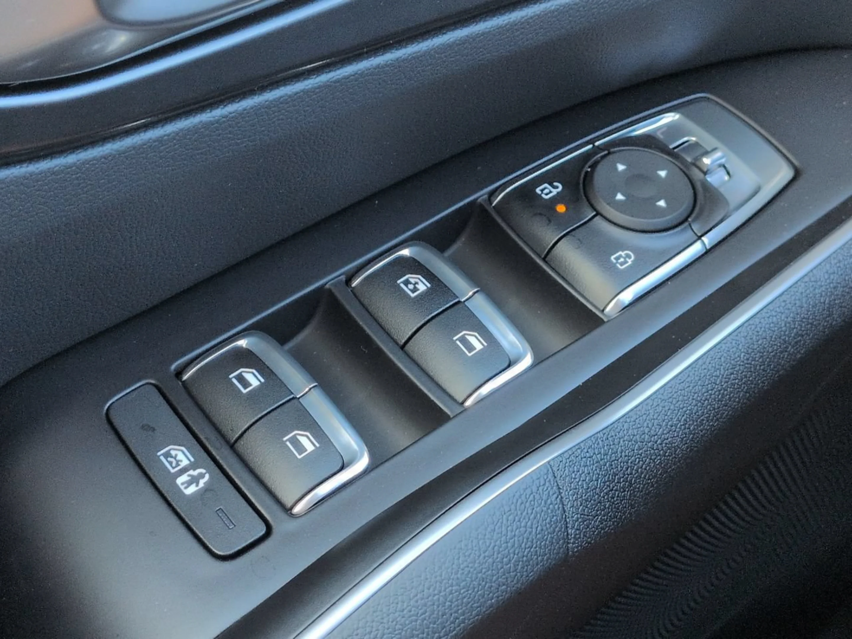New 2026 Ivory Silver Kia LX image 26
