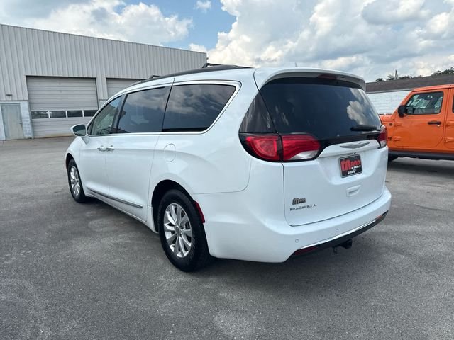 Used 2017 White Chrysler Touring L image 7