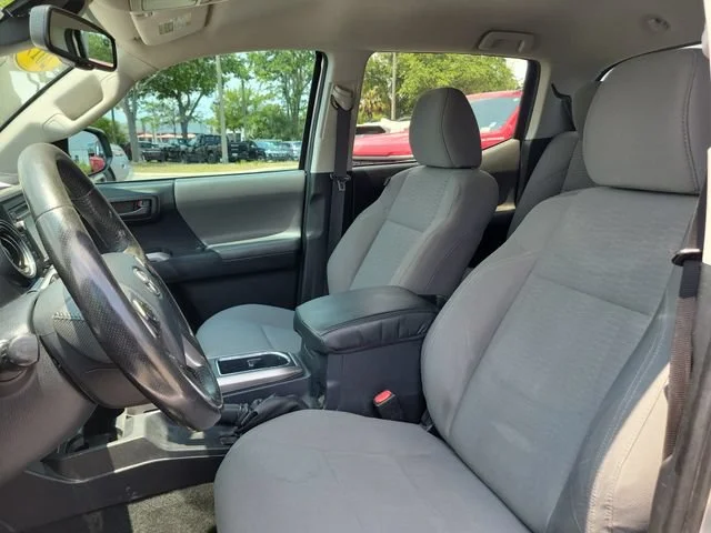 2019 Toyota Tacoma SR5 - Photo 19