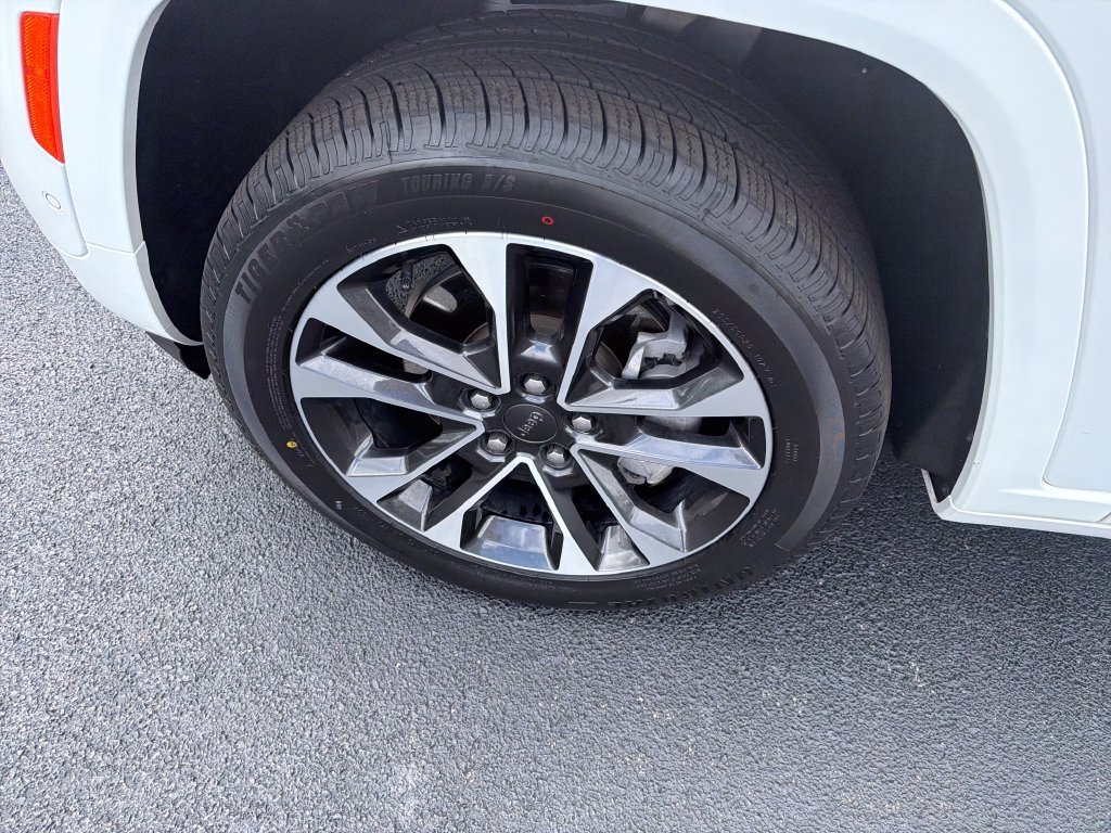 Used 2021 White Jeep Overland image 10