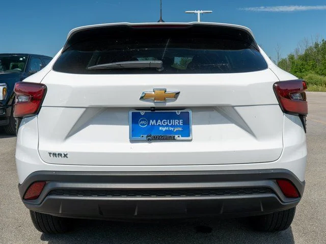 Used 2024 White Chevrolet LS image 7