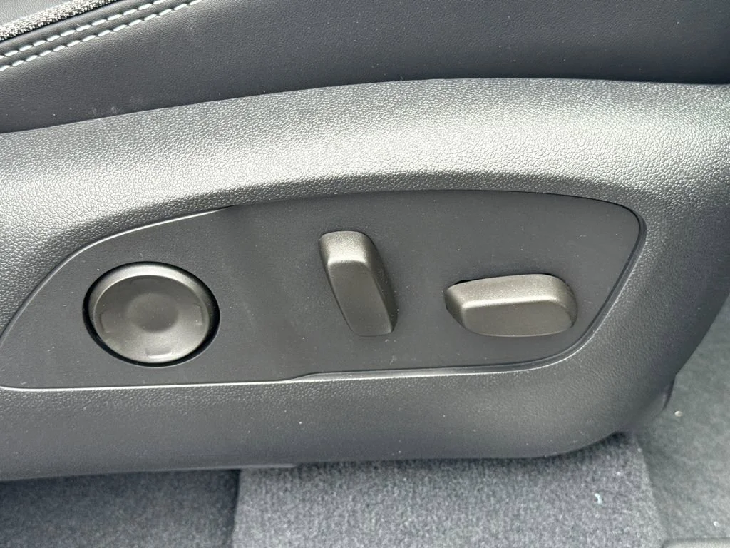 2025 GMC Sierra EV Denali - Photo 42