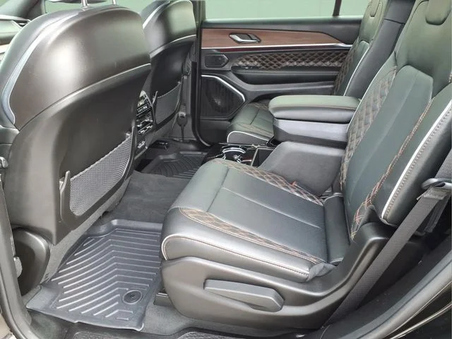 Used 2025 Black Jeep Summit image 22