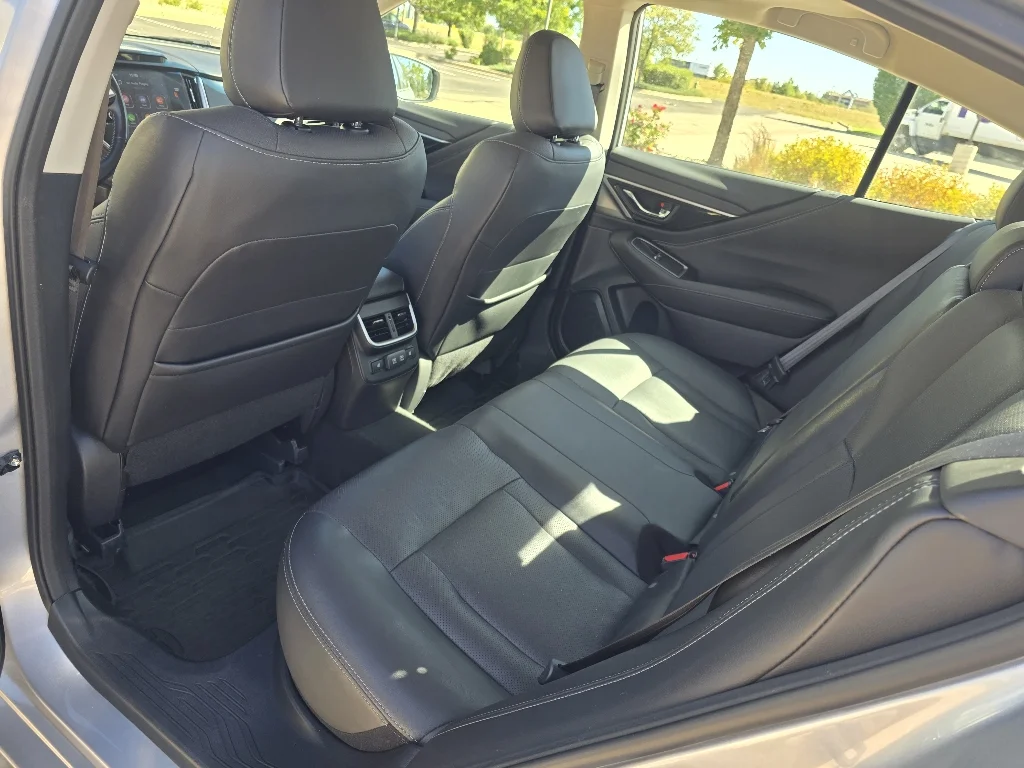 Used 2022 Ice Silver Metallic Subaru Limited image 15