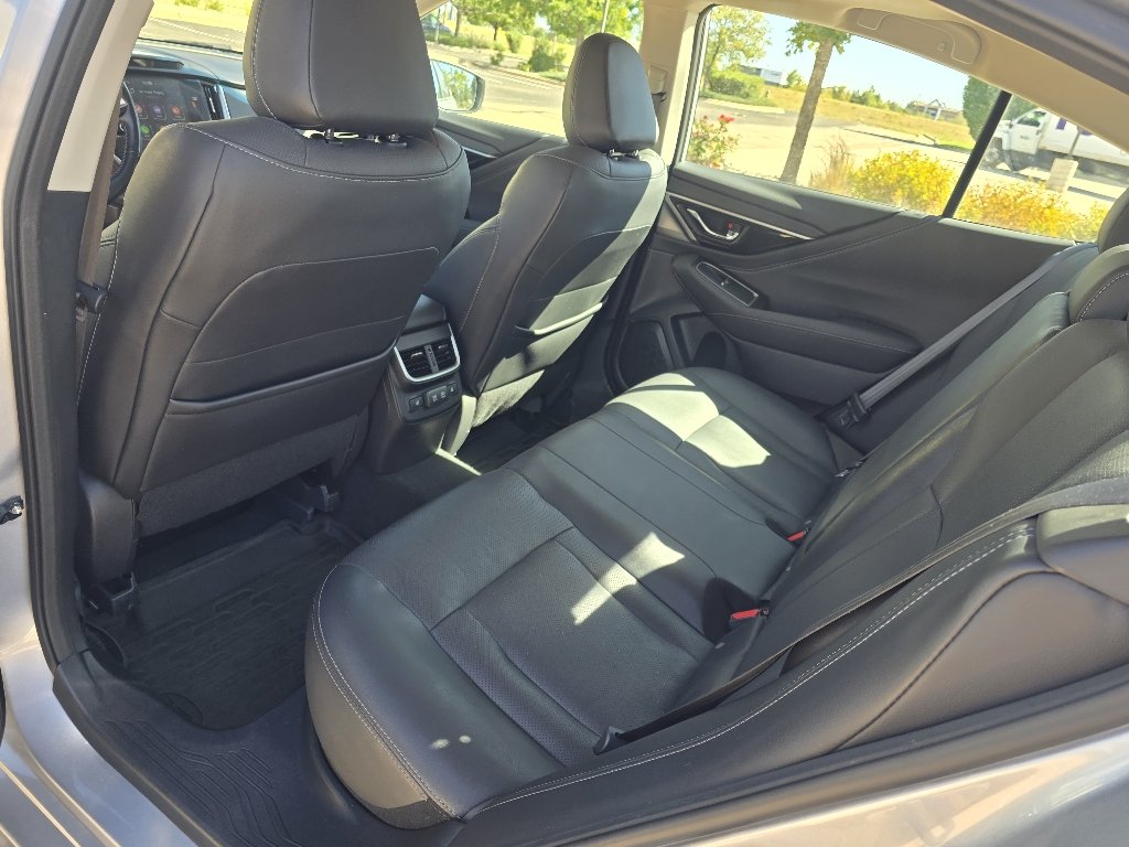 Used 2022 Ice Silver Metallic Subaru Limited image 15