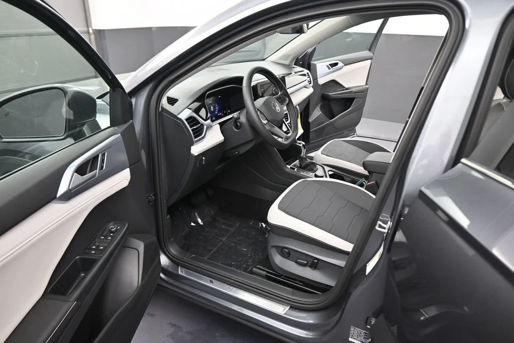 New 2026 Gray Volkswagen 1.5T SE image 41