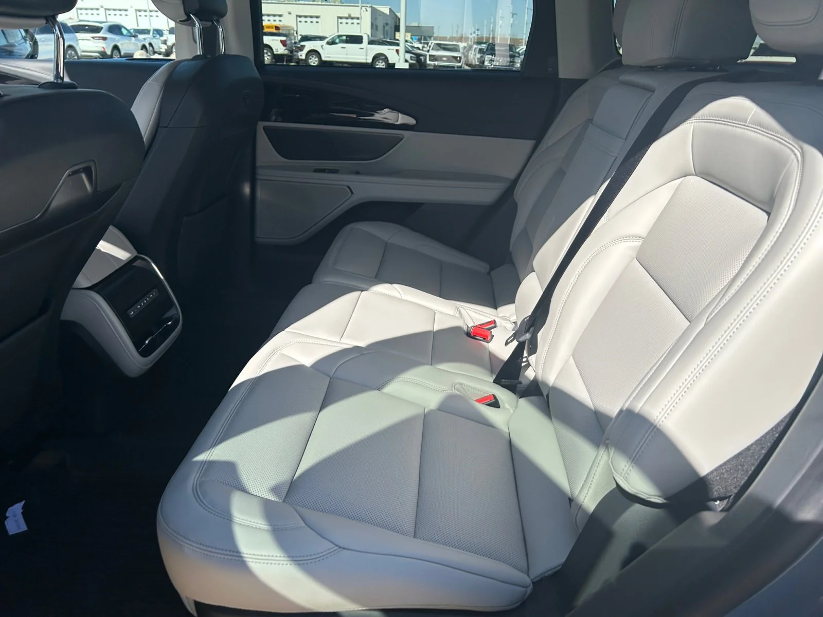 New 2026 Whisper Blue Metallic Clearcoat Lincoln Premiere image 18