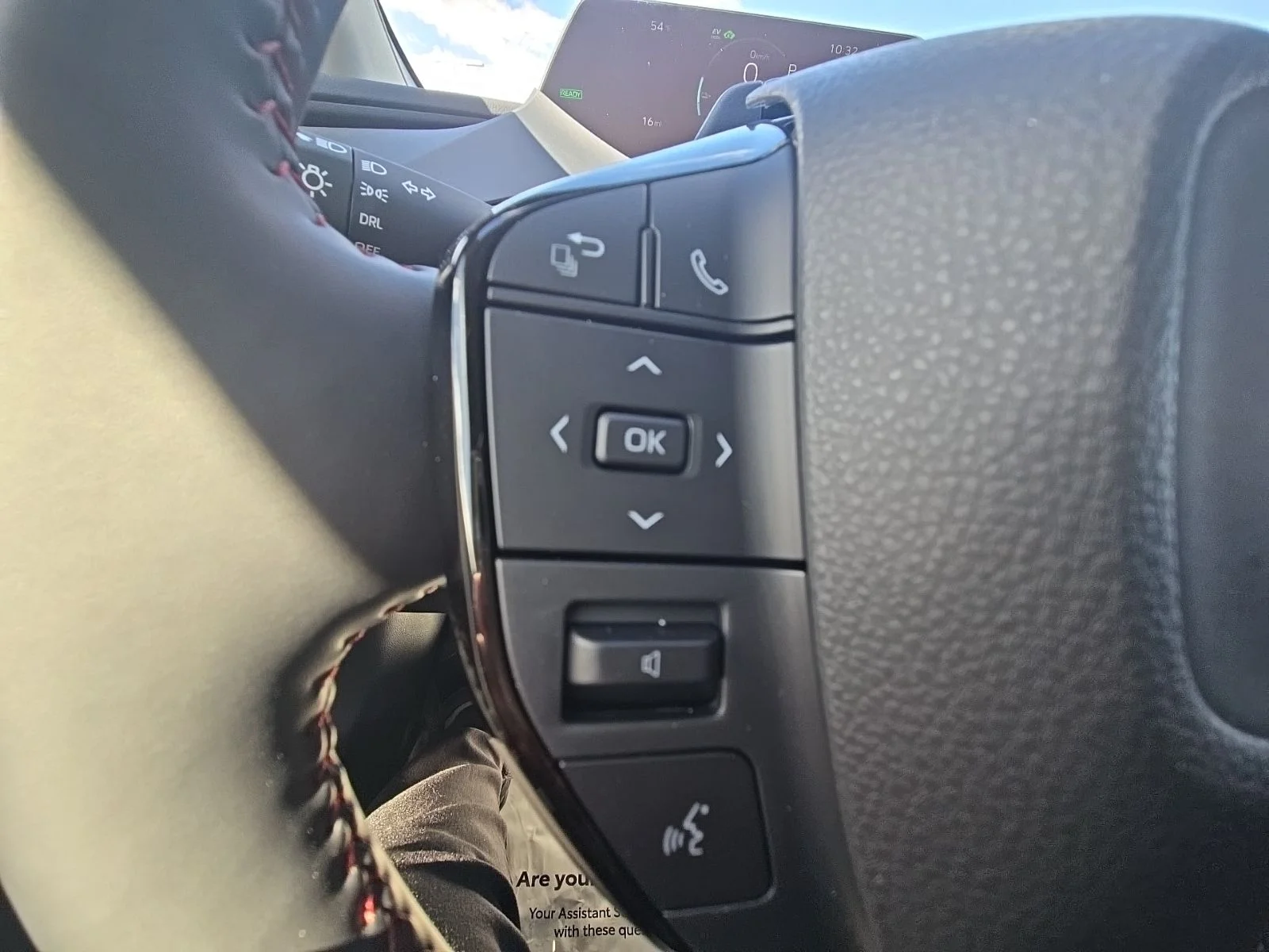 New 2025 Wind Chill Pearl Toyota SE image 23