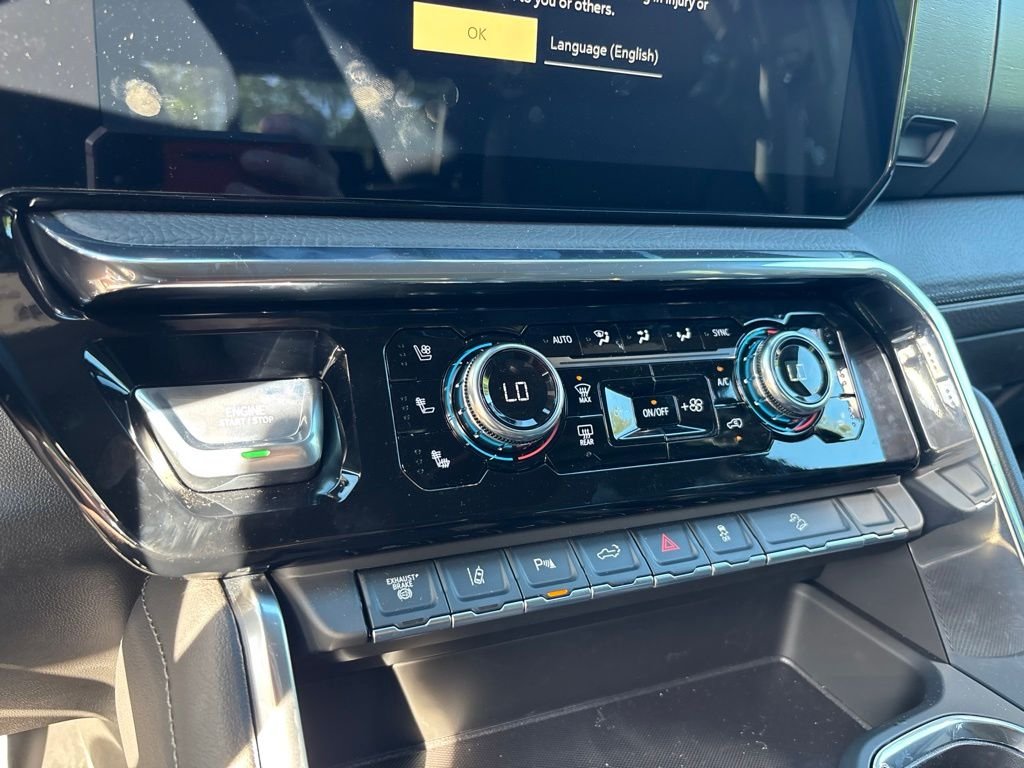 Used 2025 Silver GMC Denali image 19