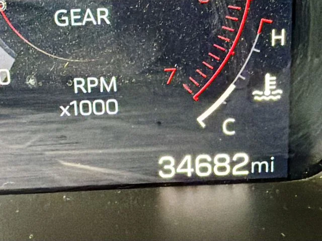 Used 2024 White GMC AT4 image 9