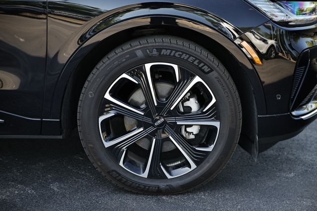 Used 2024 Black Metallic Lincoln Reserve image 5