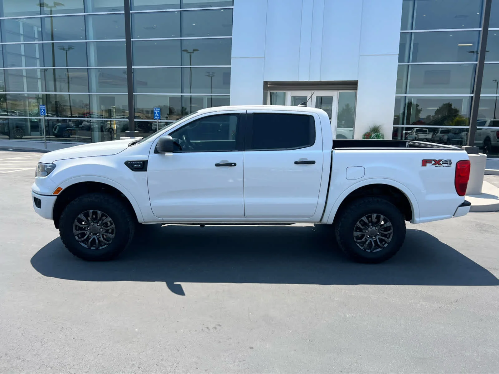 Certified Used 2020 Oxford White Ford XLT image 12