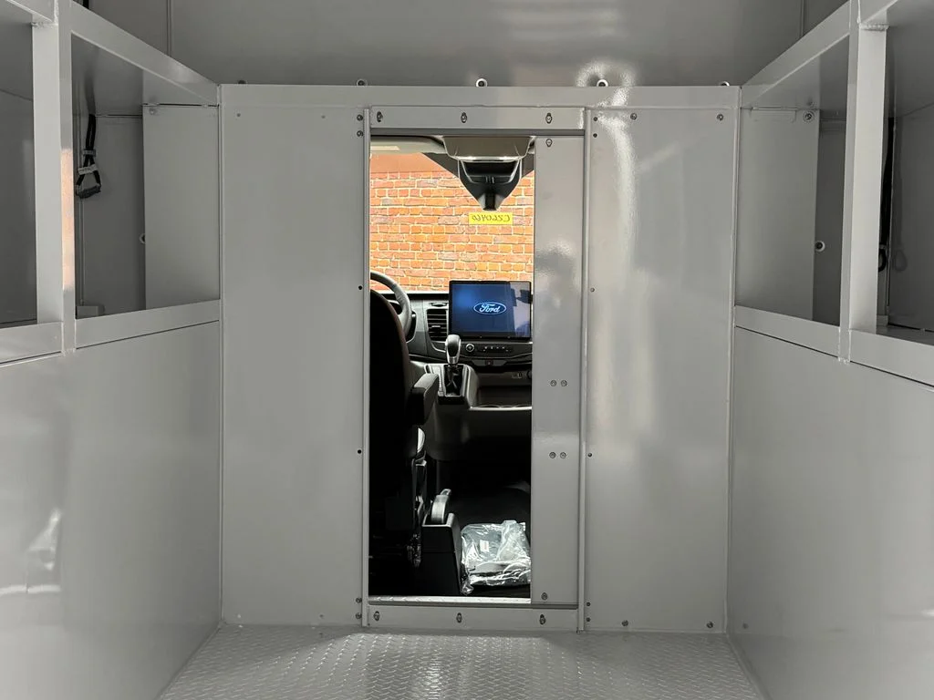 New 2026 Oxford White Ford Cutaway image 31