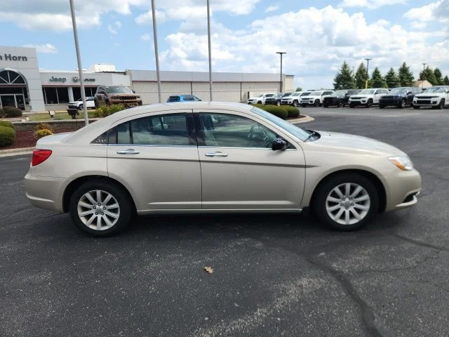 Used 2014 Chrysler 200 Limited with VIN 1C3CCBCG7EN158813 for sale in Manitowoc, WI