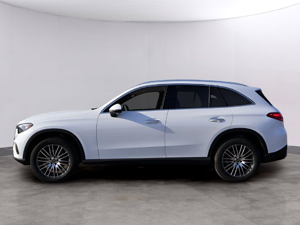 Used 2026 MANUFAKTUR Moonlight White Metallic Mercedes-Benz GLC 300 image 4