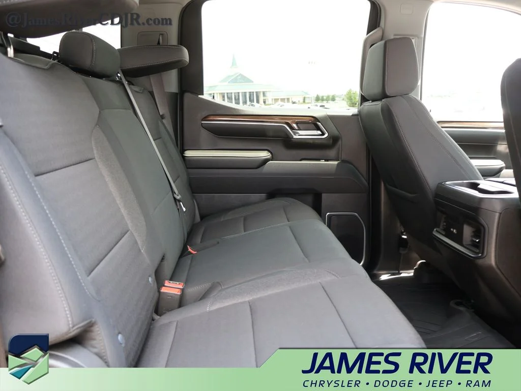 2023 Chevrolet Silverado 1500 RST - Photo 12