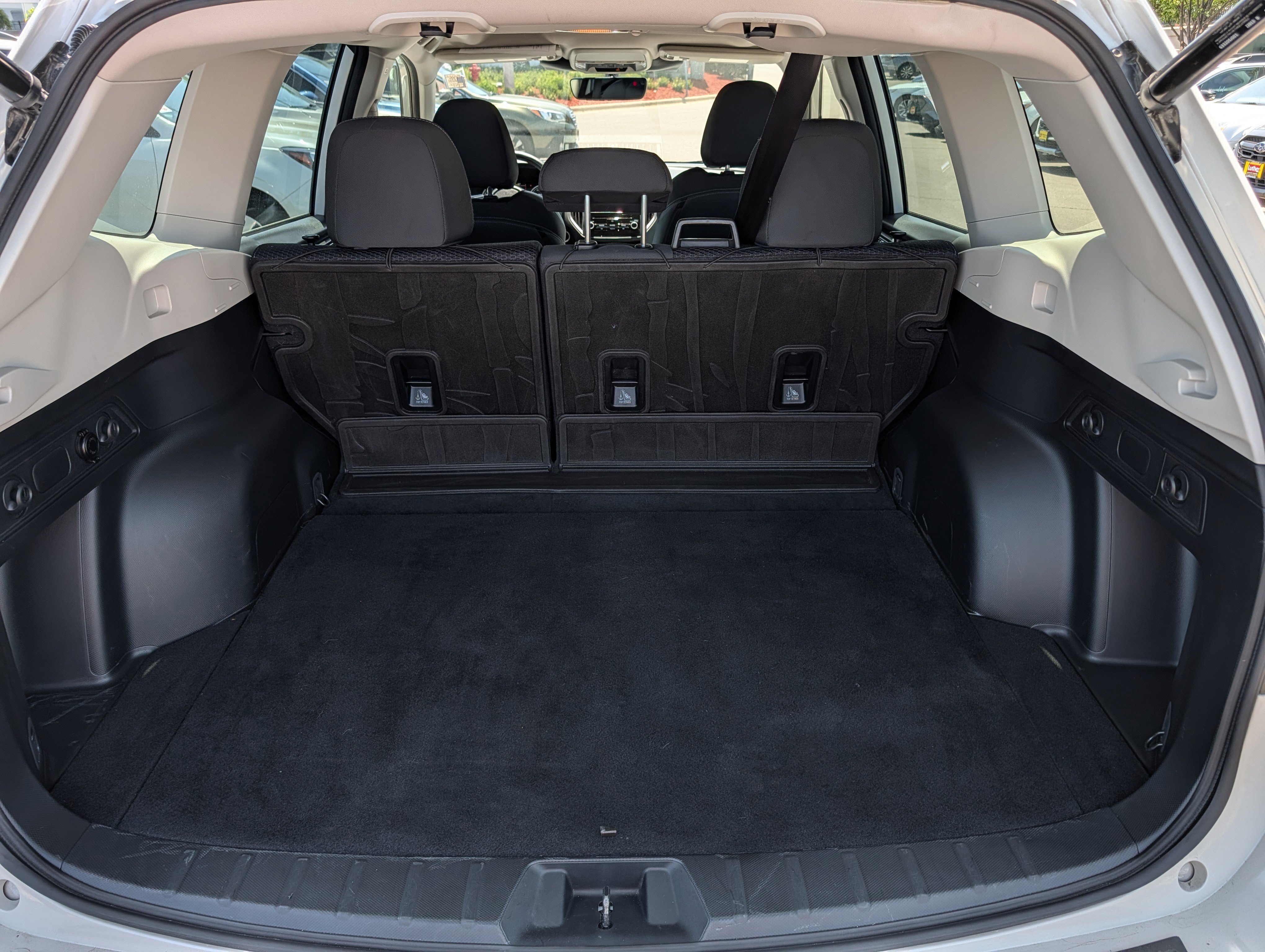 Used 2022 Crystal White Pearl Subaru Premium image 18