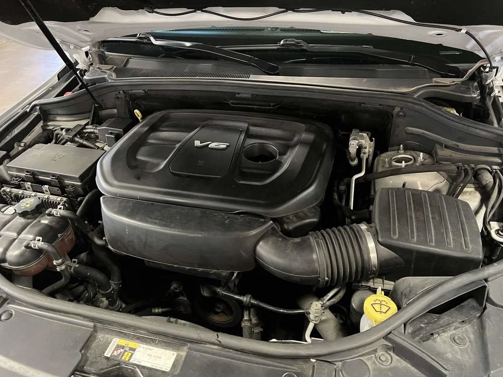 Used 2018 White Jeep Altitude 4x4 image 9