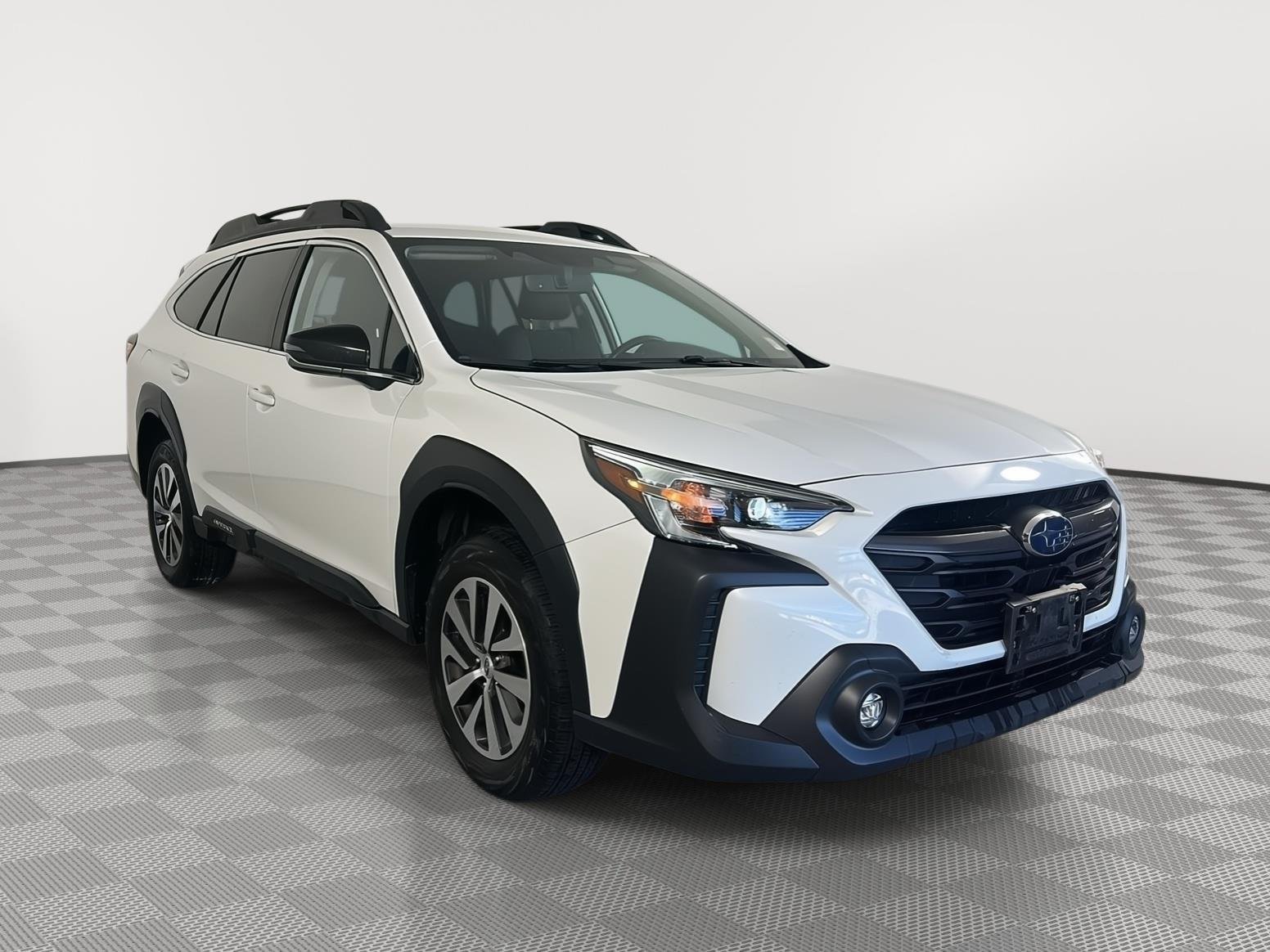 2025 Subaru Outback Premium's photo