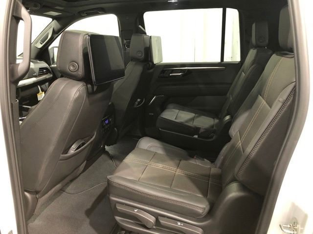 New 2026 Polar White Tricoat Chevrolet High Country image 7