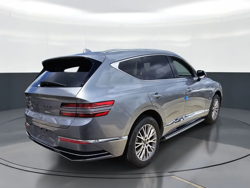 New 2027 Silver Genesis 2.5T image 3