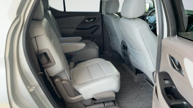 Used 2020 Silver Chevrolet Premier image 22