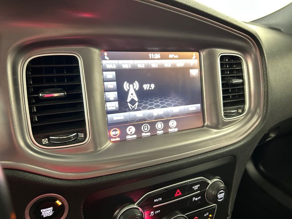 Used 2023 White Dodge SXT image 11