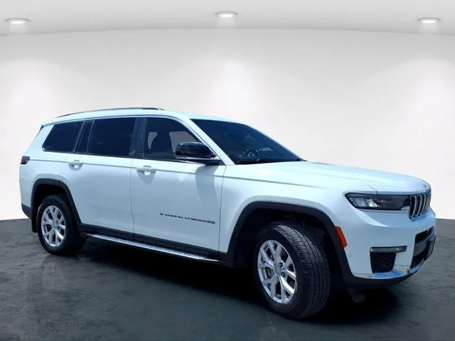 Used 2022 White Jeep Limited image 4