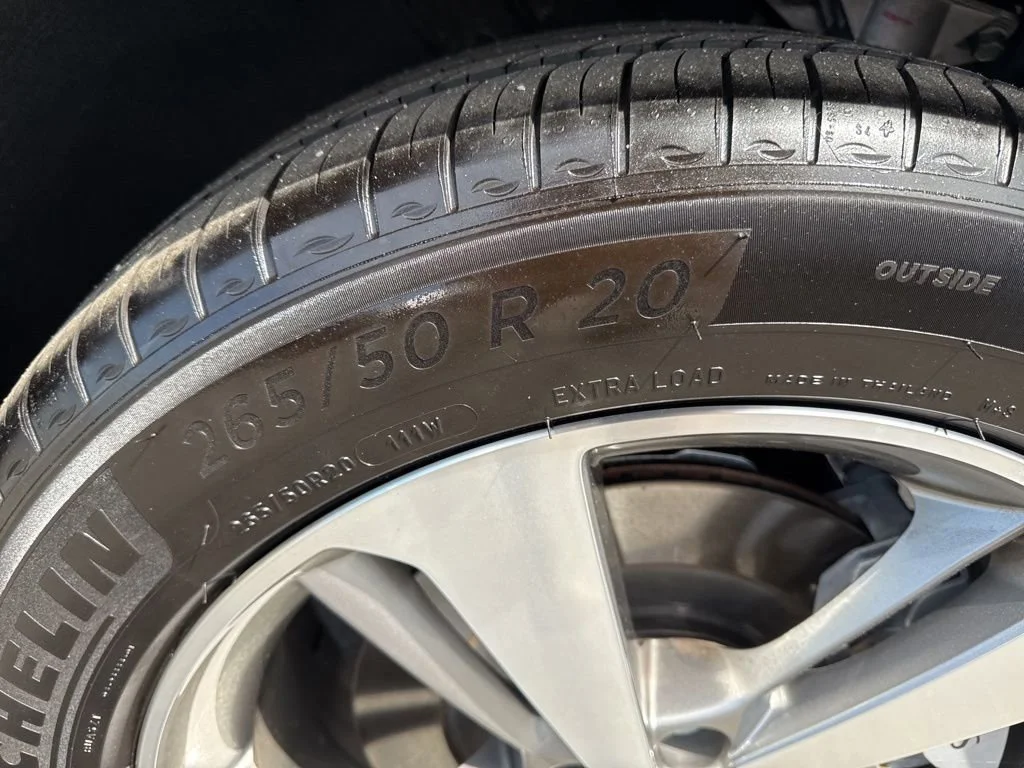 Used 2023  Genesis  image 40