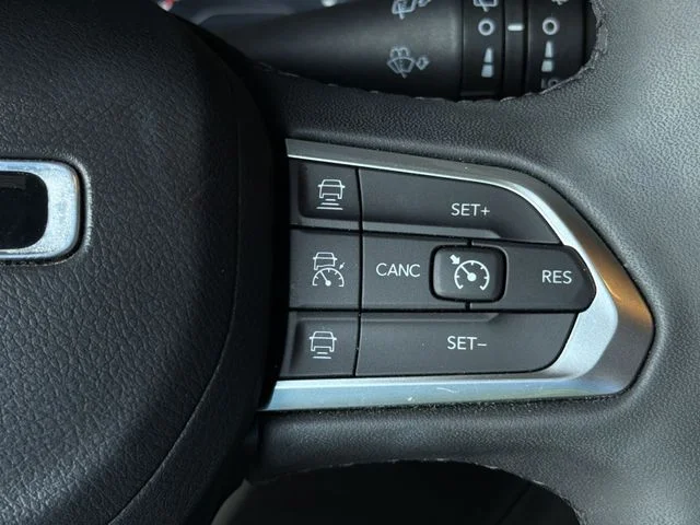 Used 2024 Silver Jeep Limited image 28
