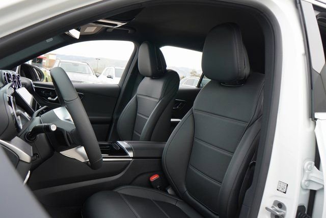 New 2026 Polar White Mercedes-Benz GLC 300 image 57