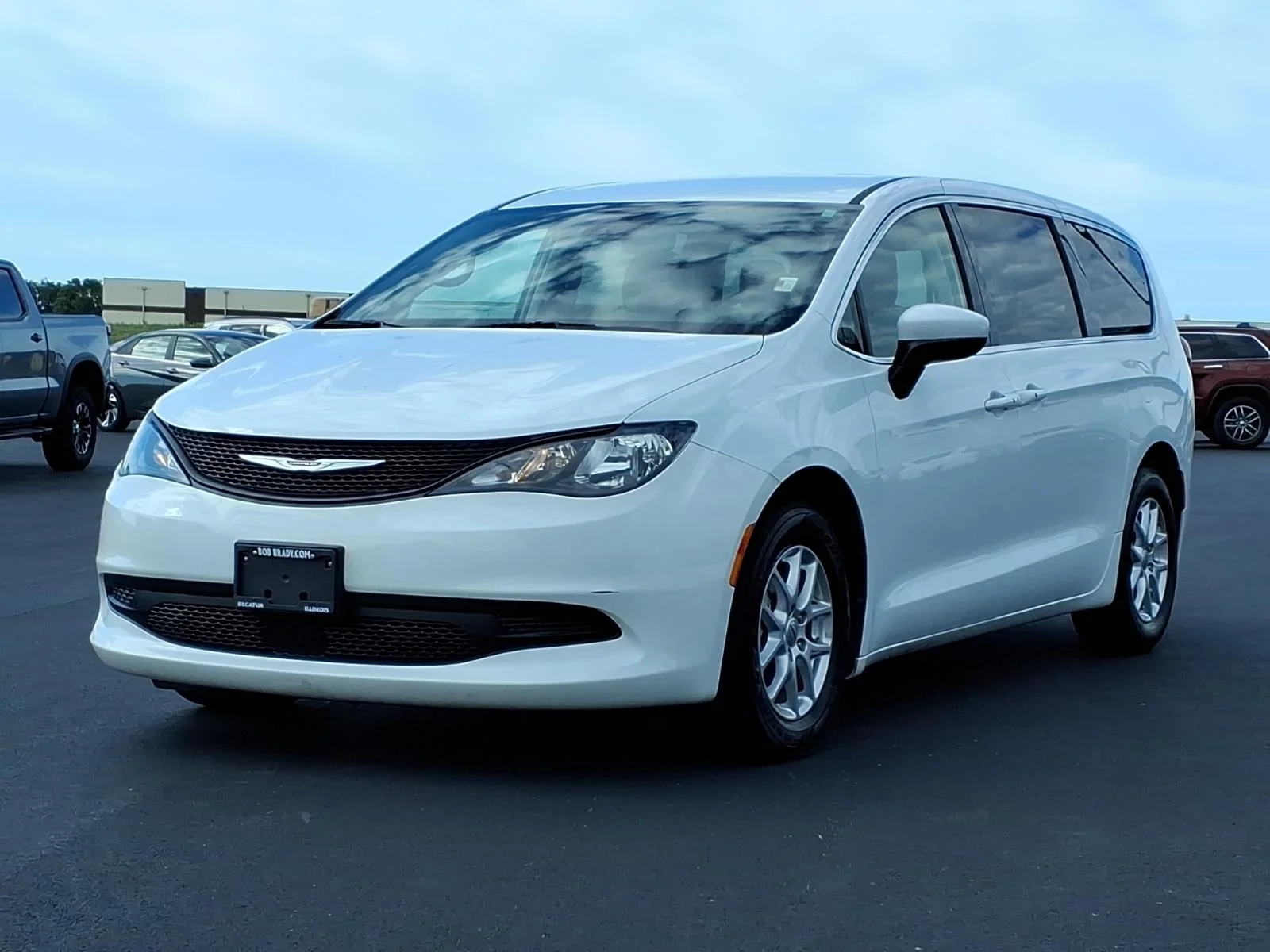 Used 2023 Bright White Clear Coat Chrysler LX image 15