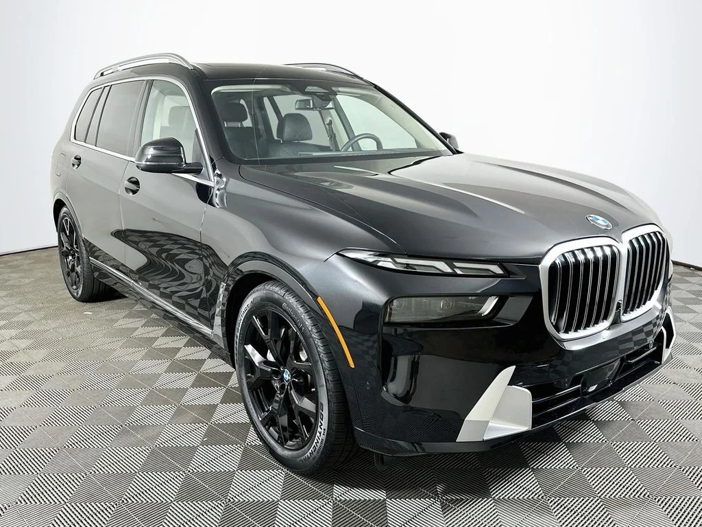 Used 2026 Black Sapphire Metallic BMW xDrive40i image 3