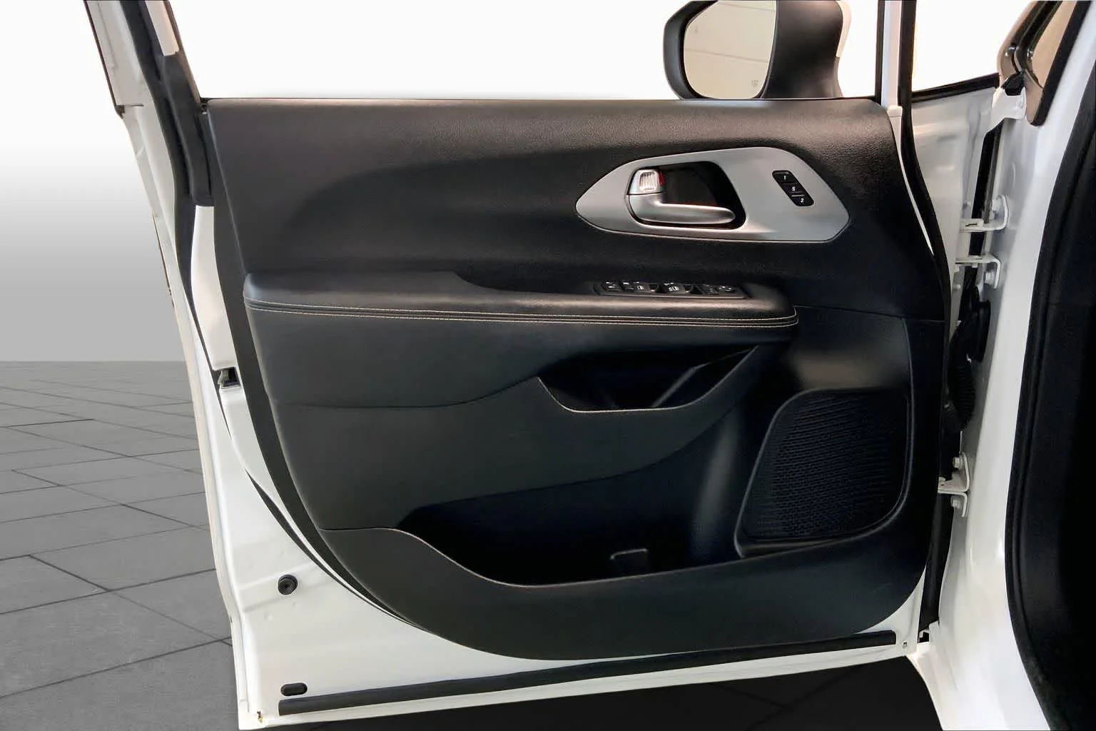 2023 Chrysler Pacifica Touring L - Photo 36