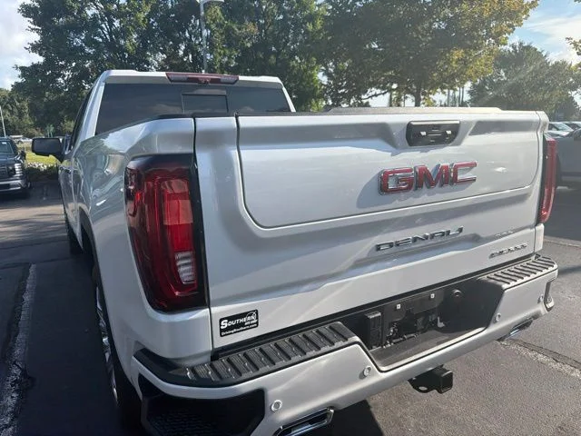 Used 2025 White Frost Tricoat GMC Denali image 8