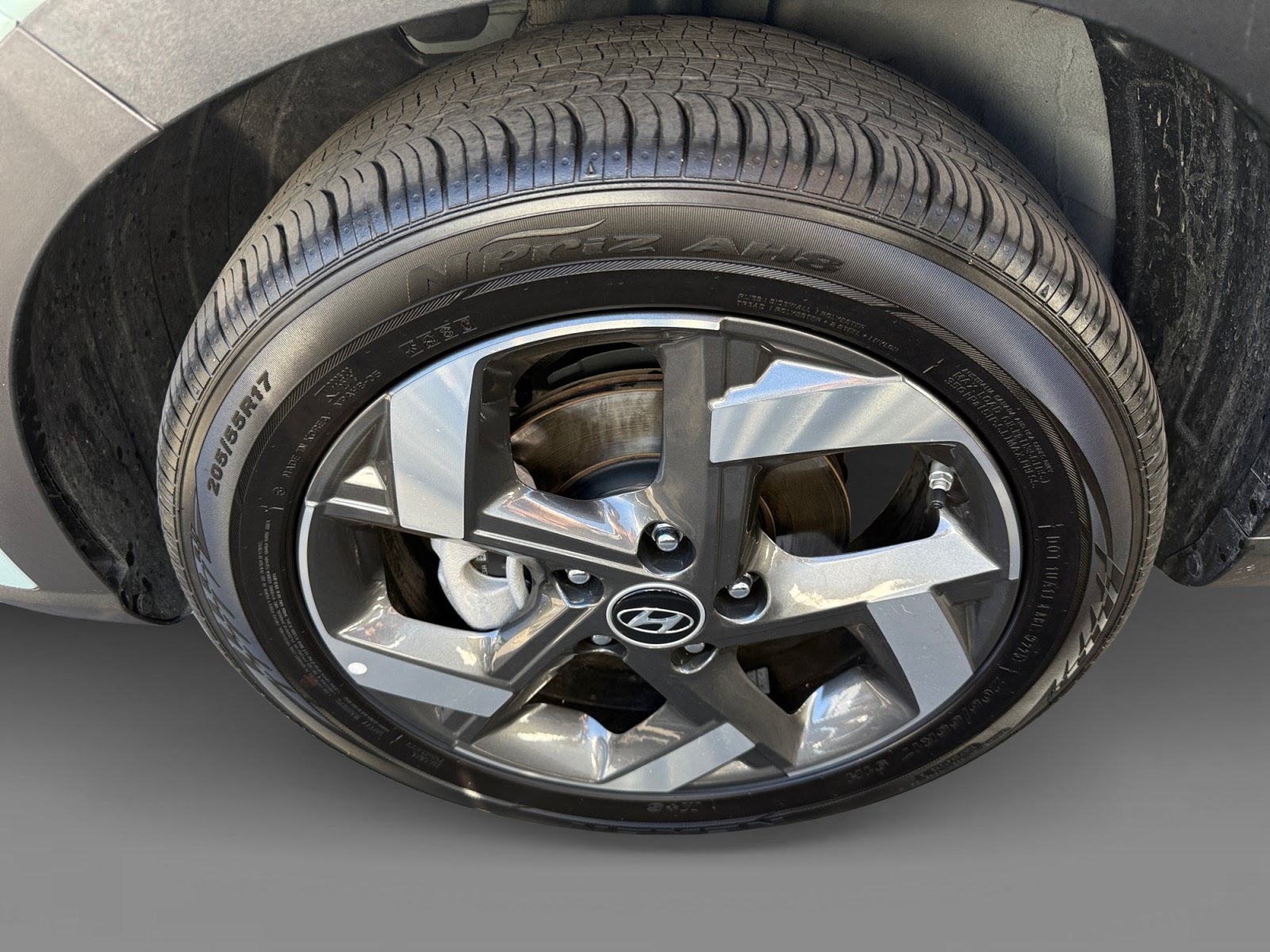 Certified Used 2025 Green Hyundai SEL image 9