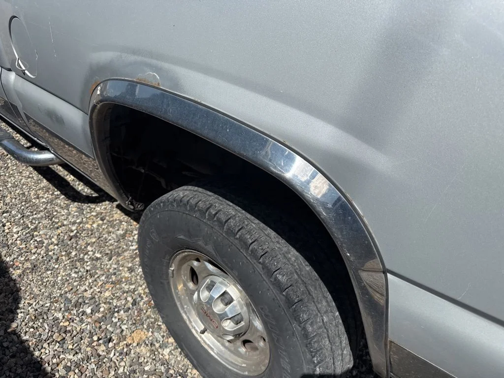 Used 2005 Special Paint GMC SLT image 25