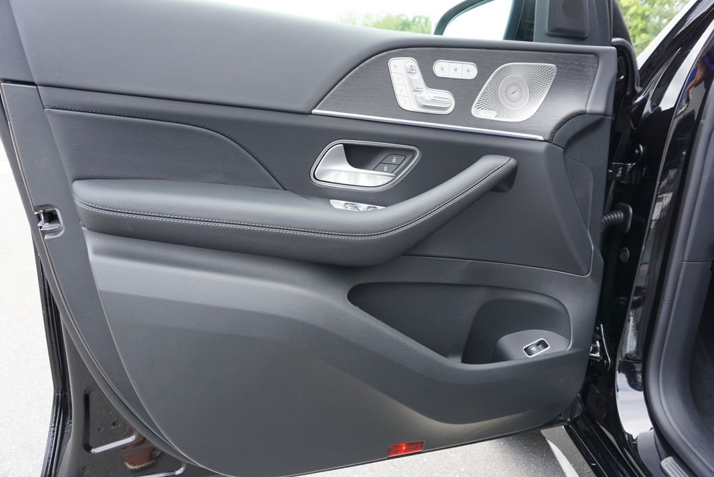 Used 2026 Obsidian Black Metallic Mercedes-Benz GLE 350 image 21