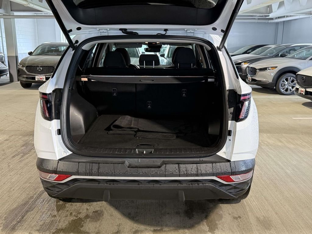 Used 2023 White Hyundai SEL image 31