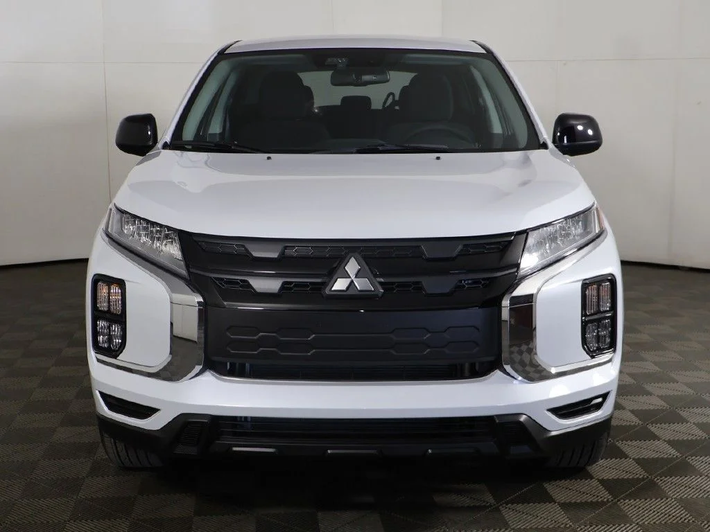 New 2026 White Mitsubishi 2.0 LE image 9