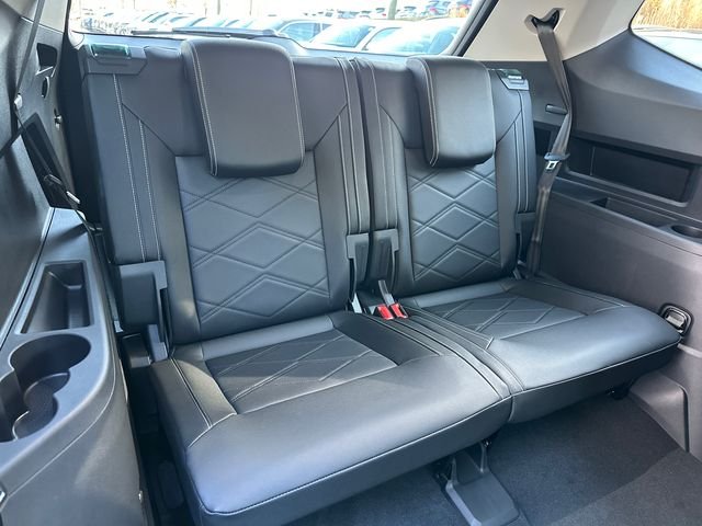 New 2026 Black Volkswagen 2.0T SE w/Technology image 17