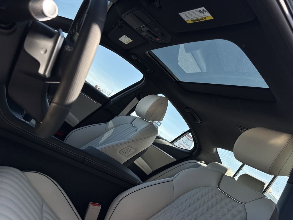 New 2026 Black Genesis 3.3T Sport Prestige image 32